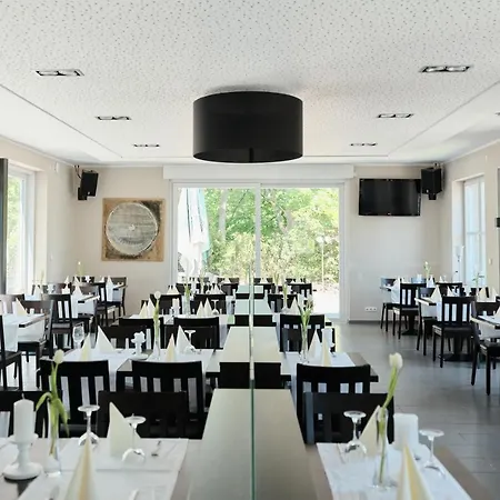 Beisenbusch & Restaurant فندق 2*
